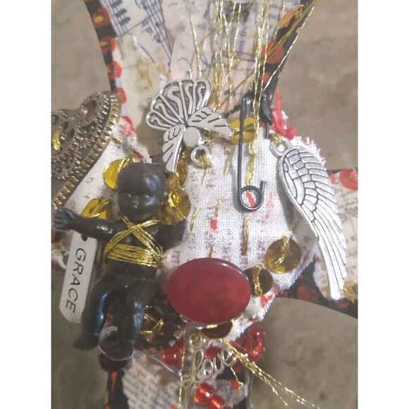 Mixed Media Christian Assemblage Art Wooden Cross Jesus Beads Charms Wall Decor - Picture 15 of 15